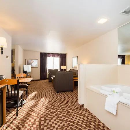 Crystal Inn Hotel & Suites - Great Falls-3