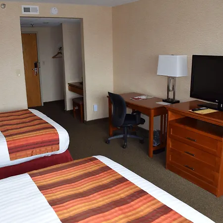 Gateway Hotel And Conference Center-2