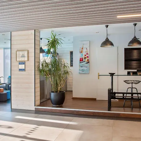 Best Western Plus Hotel Canet-Plage-3