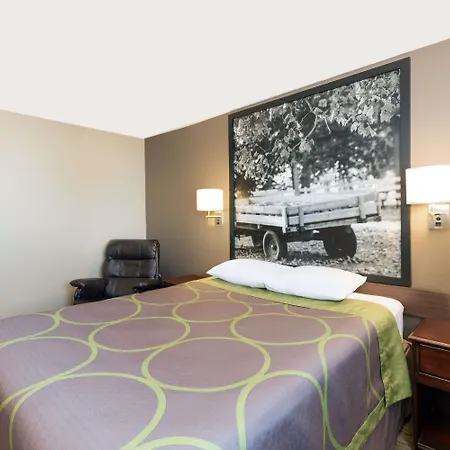 Super 8 By Wyndham Carroll-2