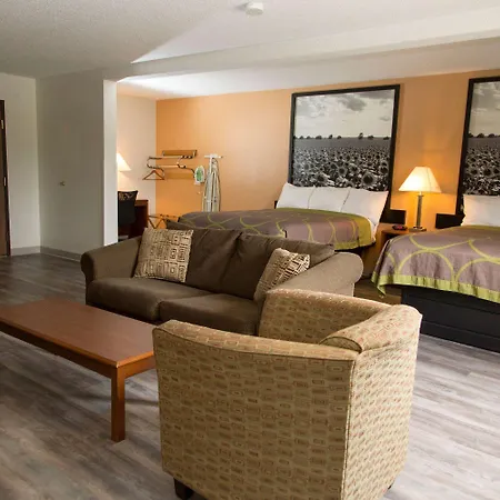 Super 8 By Wyndham Concordia-3