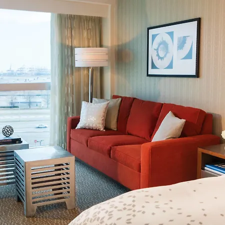 Renaissance Newark Airport Hotel-2