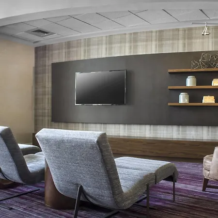 Courtyard By Marriott Newark Elizabeth-3