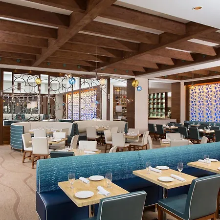 Harborside Resort & Vacation Rentals At Atlantis-2
