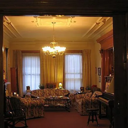 Olde Judge Mansion B&B-2
