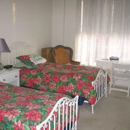 Olde Judge Mansion B&B-3