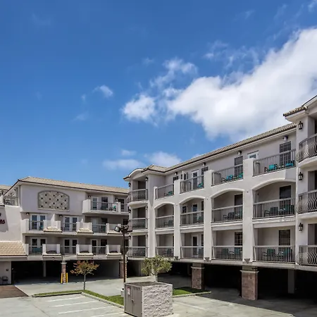Hampton Inn & Suites Hermosa Beach-3