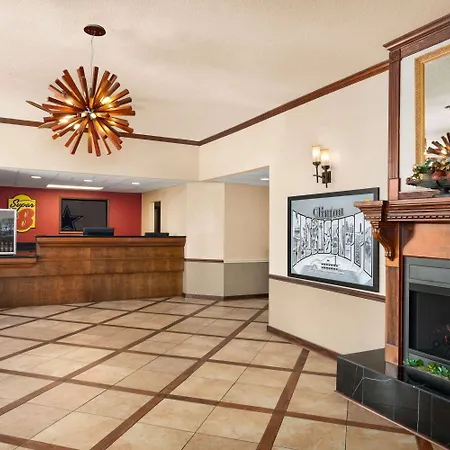 Super 8 By Wyndham Clinton-3
