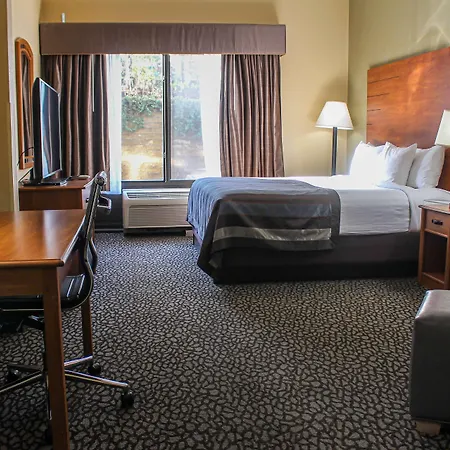 Wingate By Wyndham Little Rock-2