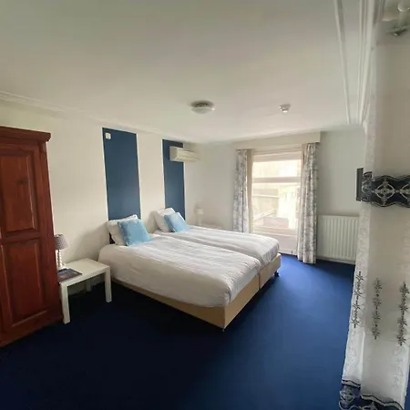 Hotel Bridges House Delft-3