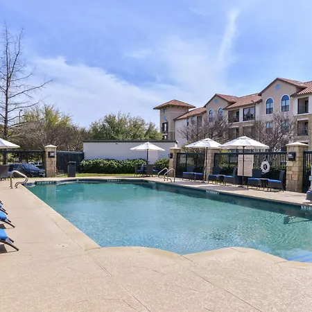 Hampton Inn & Suites Legacy Park-Frisco-2