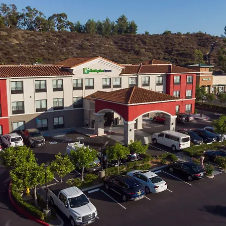 Holiday Inn Express & Suites - Lake Forest By Ihg-2