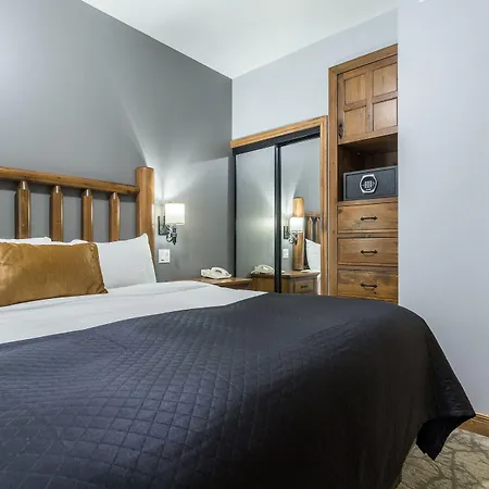 Le Grand Lodge Mont Tremblant-2