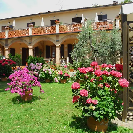 Hotel Le Renaie-3
