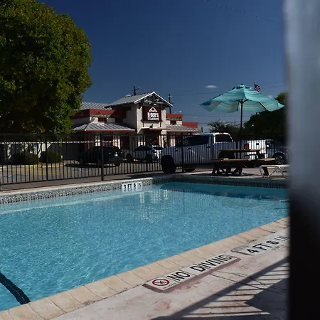 Super 8 By Wyndham Fredericksburg-3