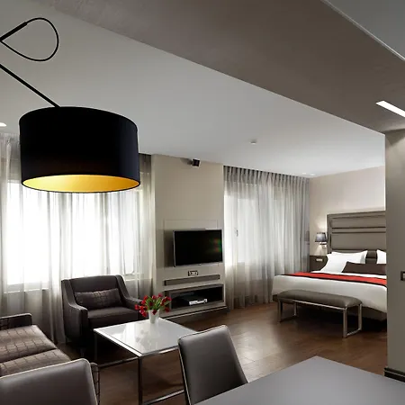 Holiday Suites-3