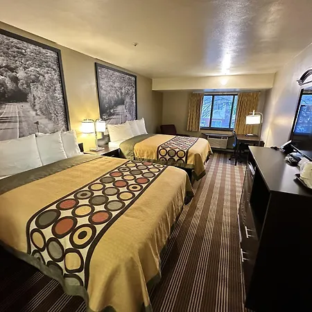 Super 8 By Wyndham Eau Claire Wi-3