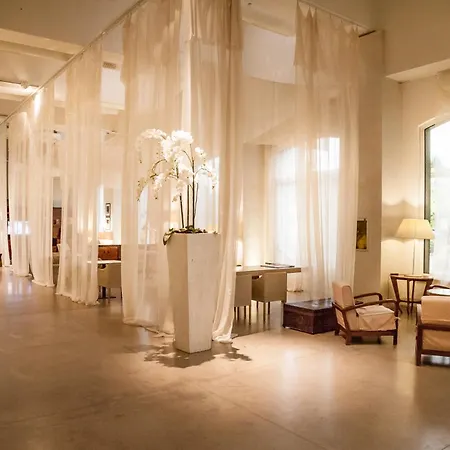Cosmo Hotel Palace-2