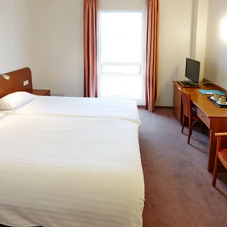 Fosshotel Baron-2