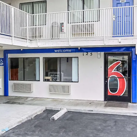 Hotel B5 -Watsonville-3