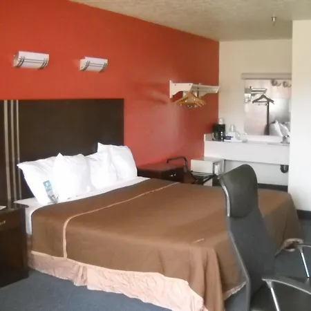 Travelodge By Wyndham Parkersburg-2