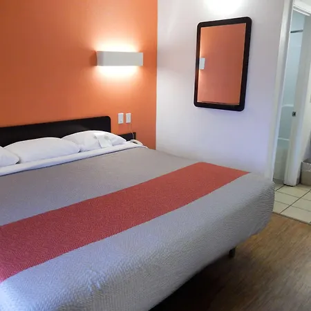 Motel 6-Clute, Tx-2