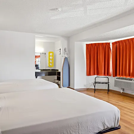 Motel 6-Carlsbad, Ca - Village-3