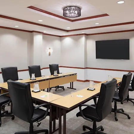 Courtyard By Marriott Stamford Downtown-2