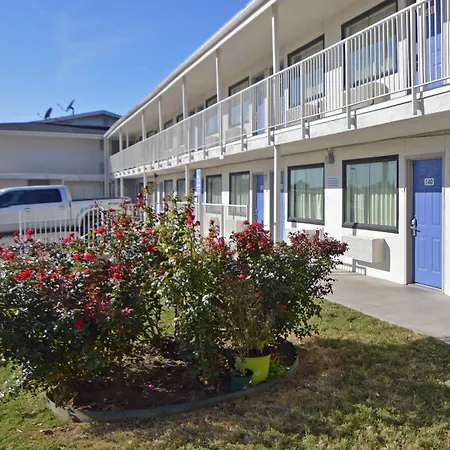 Motel 6 Denton, Tx - Unt-3