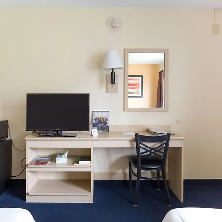 Days Inn By Wyndham New Philadelphia-3