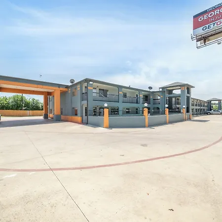 Super 8 By Wyndham San Antonio/Riverwalk Area-2