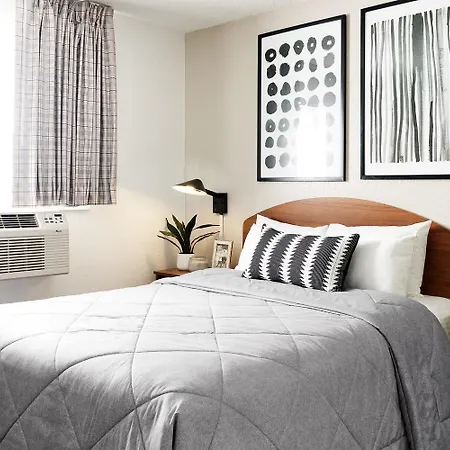 Intown Suites Extended Stay Colorado Springs-3