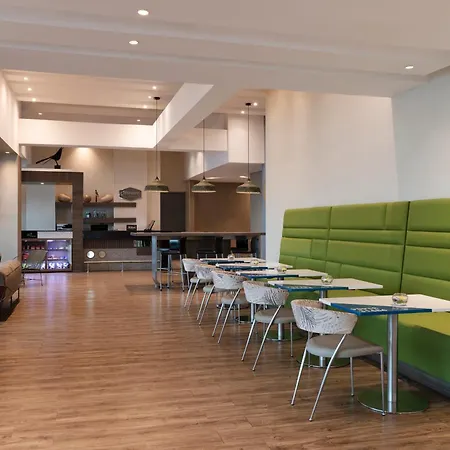 Hampton By Hilton Cartagena-3