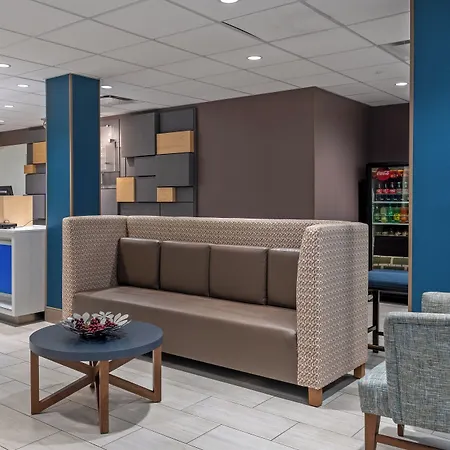 Holiday Inn Express Hotel & Suites Woodbridge By Ihg-3