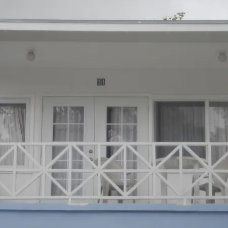 Coral Harbour Beach House And Villas-2