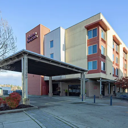 Hampton Inn & Suites Bremerton-2