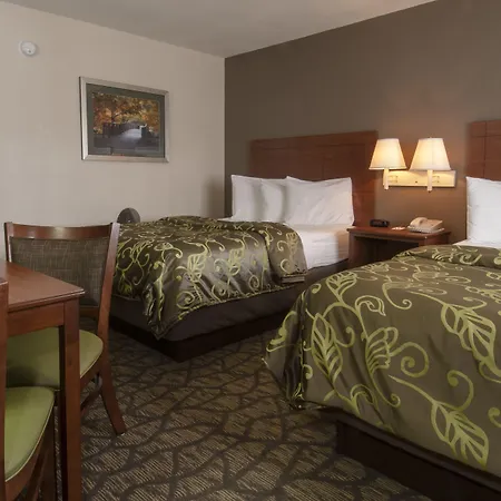 Econo Lodge Cherokee Near Island Park-3