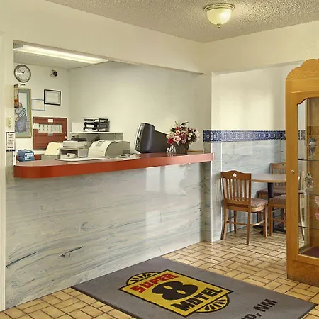 Super 8 By Wyndham Gallup-3