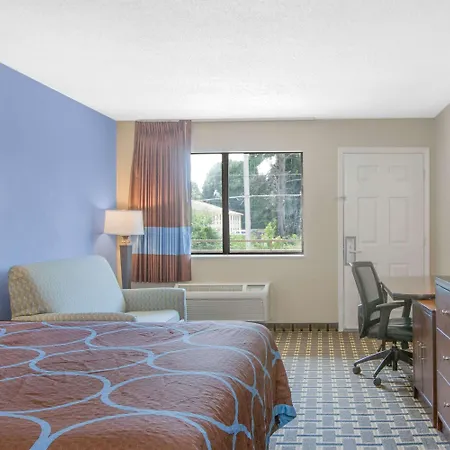 Super 8 By Wyndham Brinkley-3
