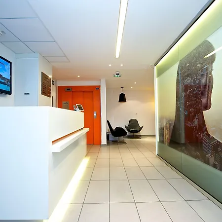 Staycity Aparthotels Paris Gare De L'Est-2