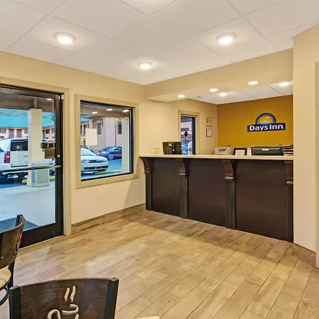 Days Inn By Wyndham Cherokee Near Casino-2