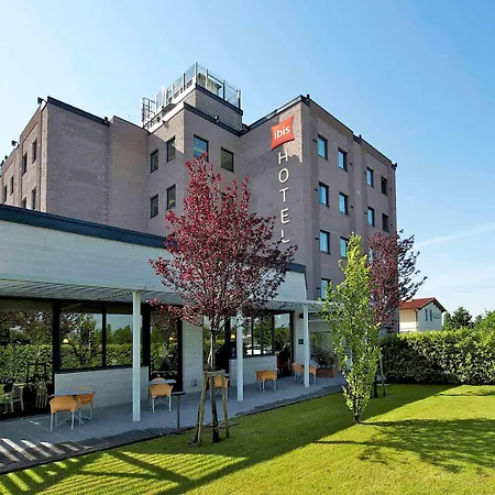 Hotel Ibis Firenze Prato Est-2