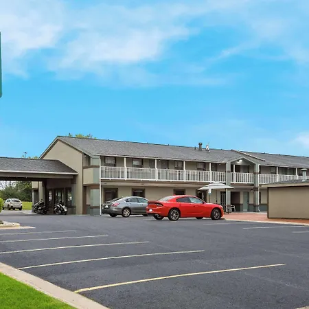 Quality Inn & Suites Big Rapids Near University-2