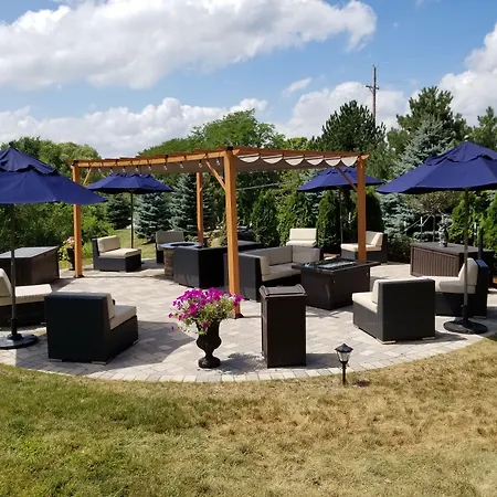 Comfort Suites Lake Geneva East-2