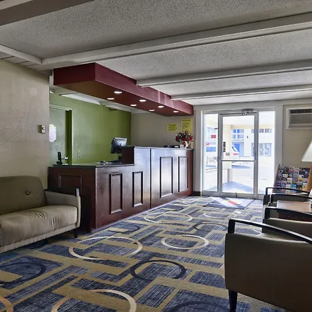 Super 8 By Wyndham Bangor-2