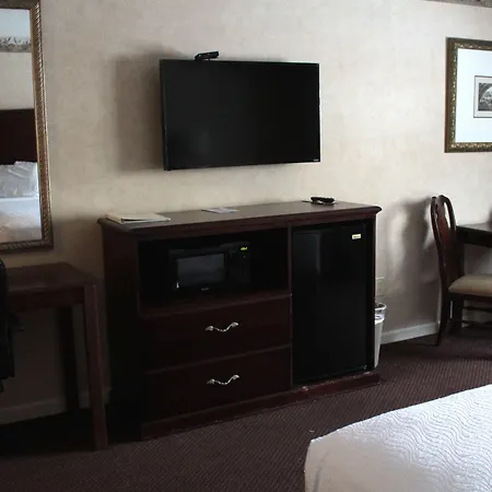 Shiretown Inn & Suites-2
