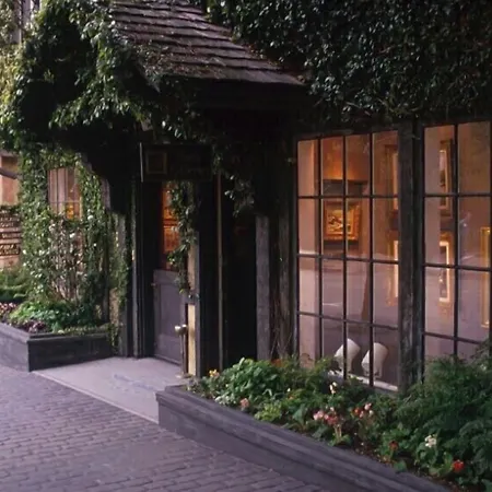 Pine Inn - Carmel-3