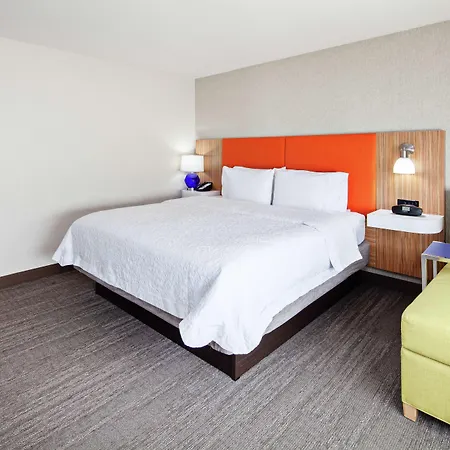 Hampton Inn & Suites Chino Hills-3