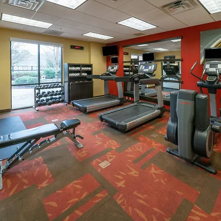 Courtyard By Marriott Salisbury-3