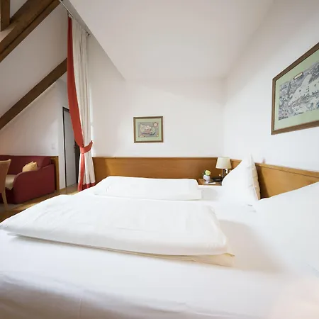 Altstadthotel Weisses Kreuz-2